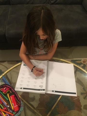 En preescolar, Enseño a leer y a escribir en español? en inglés? en ambos?